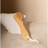 You Make Me Scrub – sfeerbeeld liggend op steen